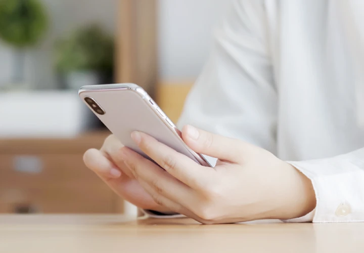 スマホアプリで外出先から風呂のお湯張りができるので、アクティブな方に最適